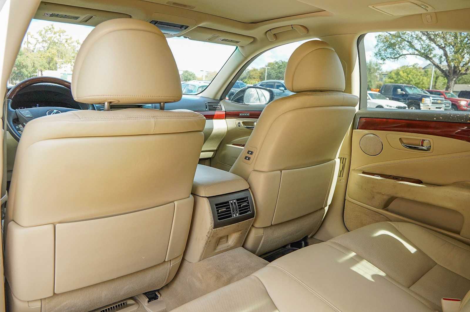 Thumbnail: 2012 Lexus LS - 31