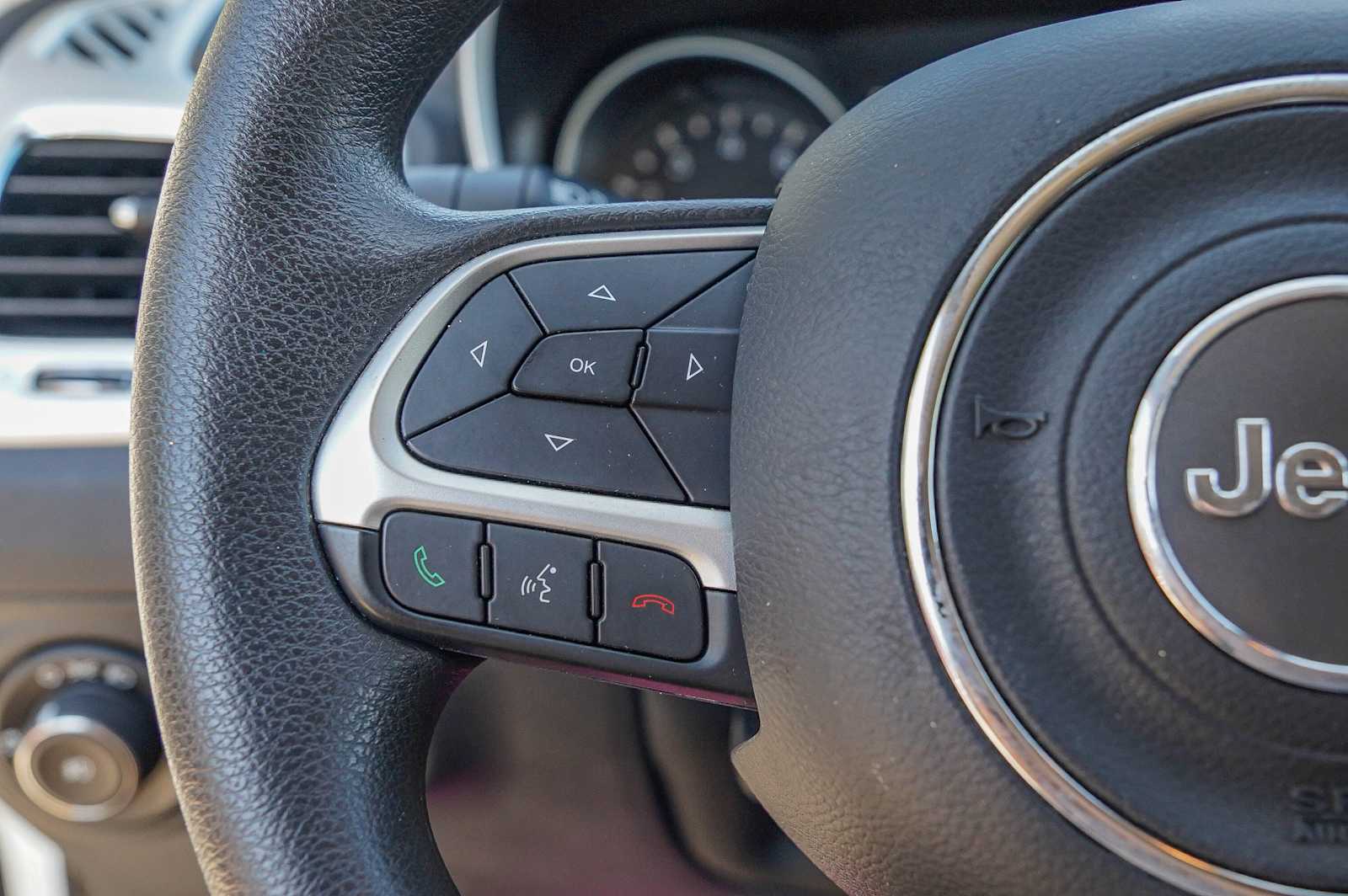 Thumbnail: 2019 Jeep Compass - 13