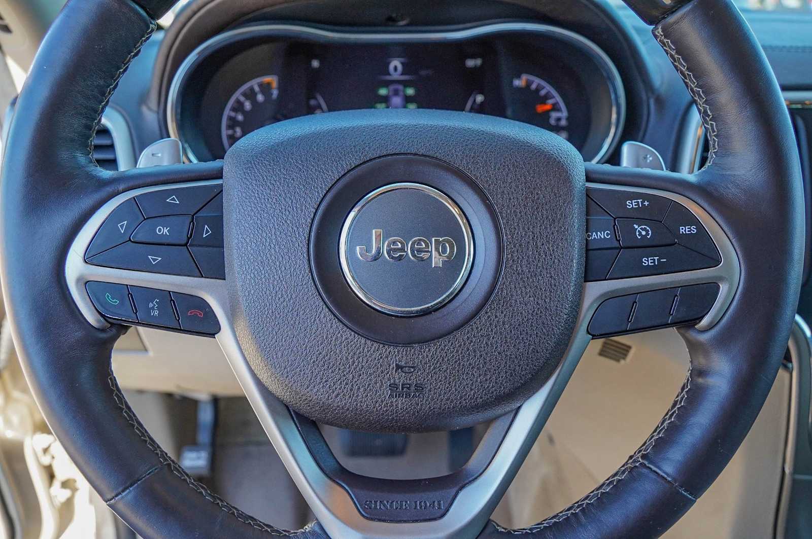 Thumbnail: 2015 Jeep Grand Cherokee - 13