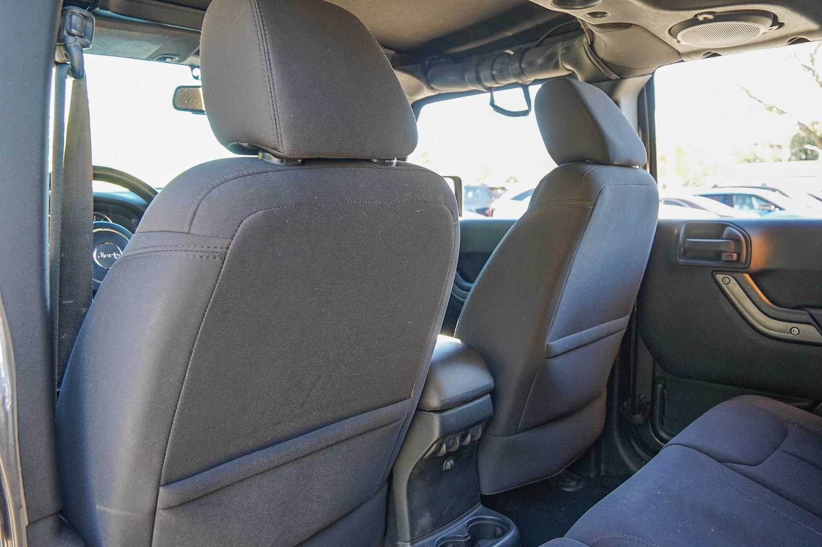 Thumbnail: 2014 Jeep Wrangler - 25