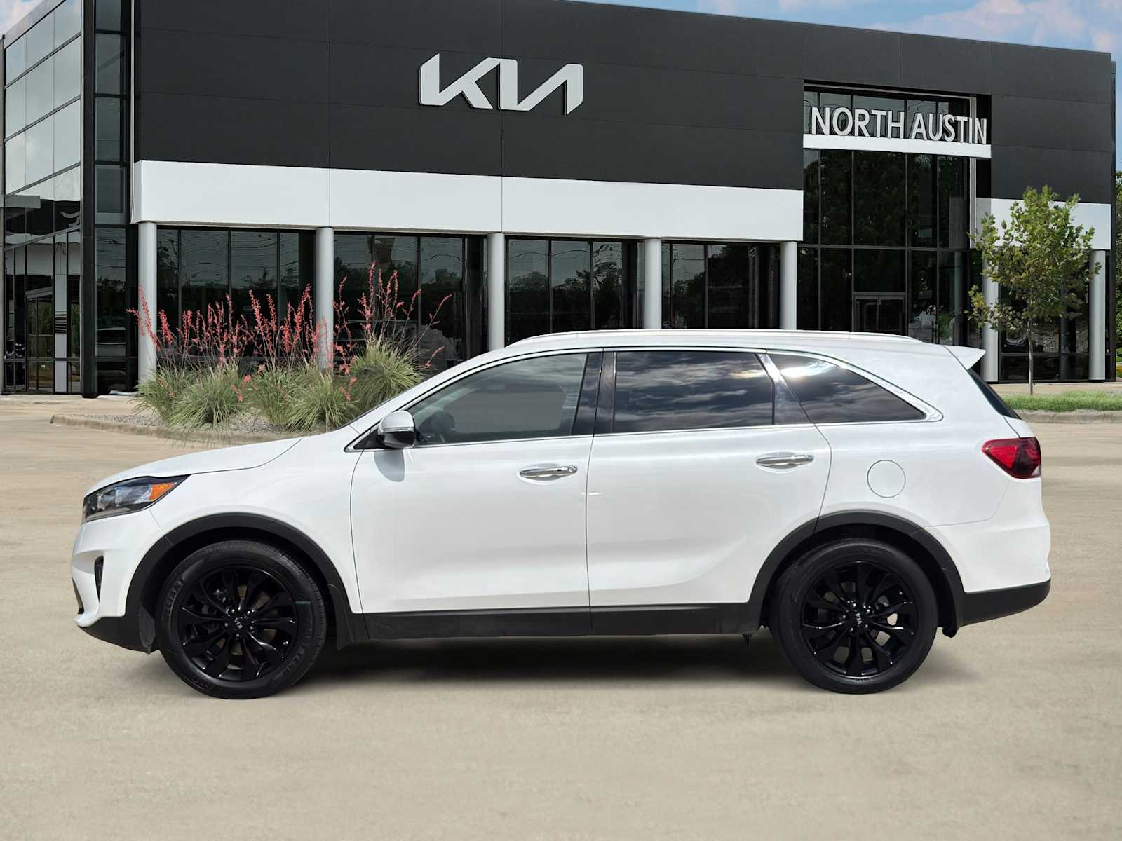 Thumbnail: 2020 Kia Sorento - 4