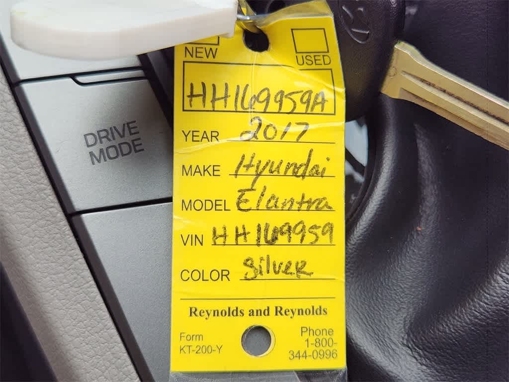 Thumbnail: 2017 Hyundai Elantra - 34