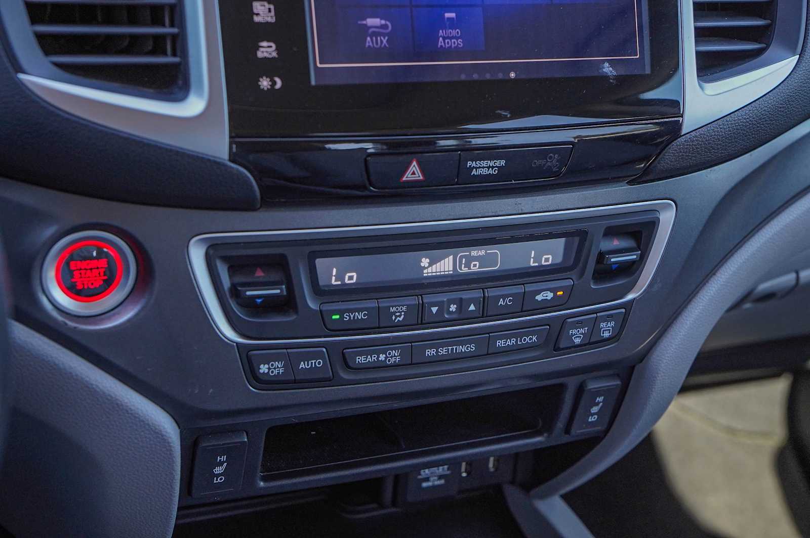 Thumbnail: 2017 Honda Pilot - 18