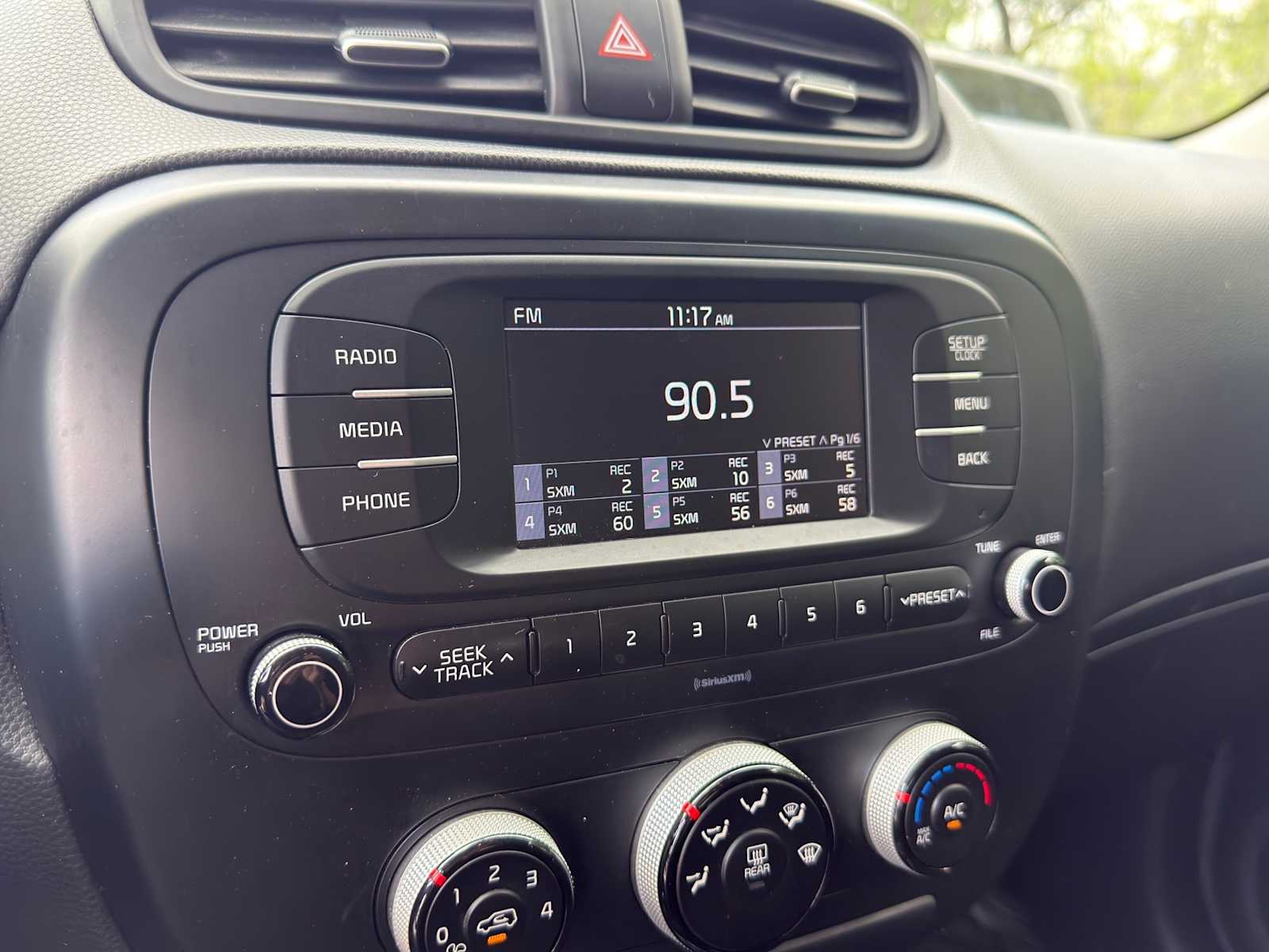 Thumbnail: 2018 Kia Soul - 16