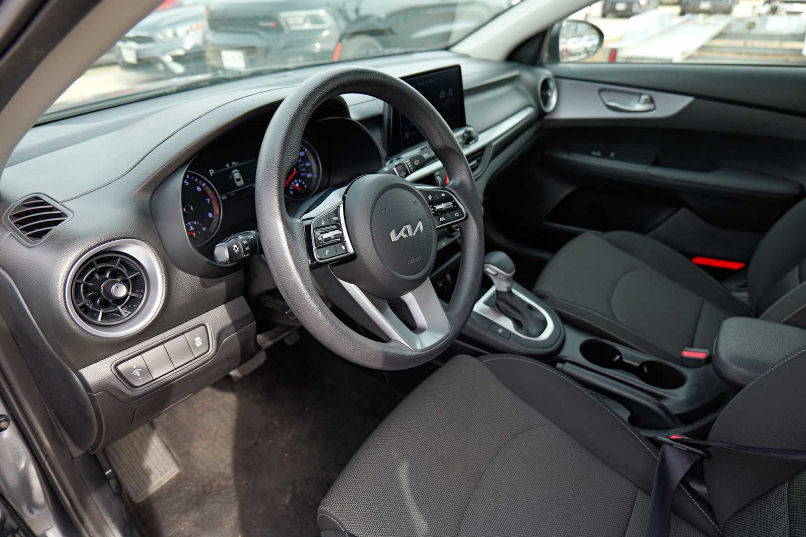 Thumbnail: 2024 Kia Forte - 9