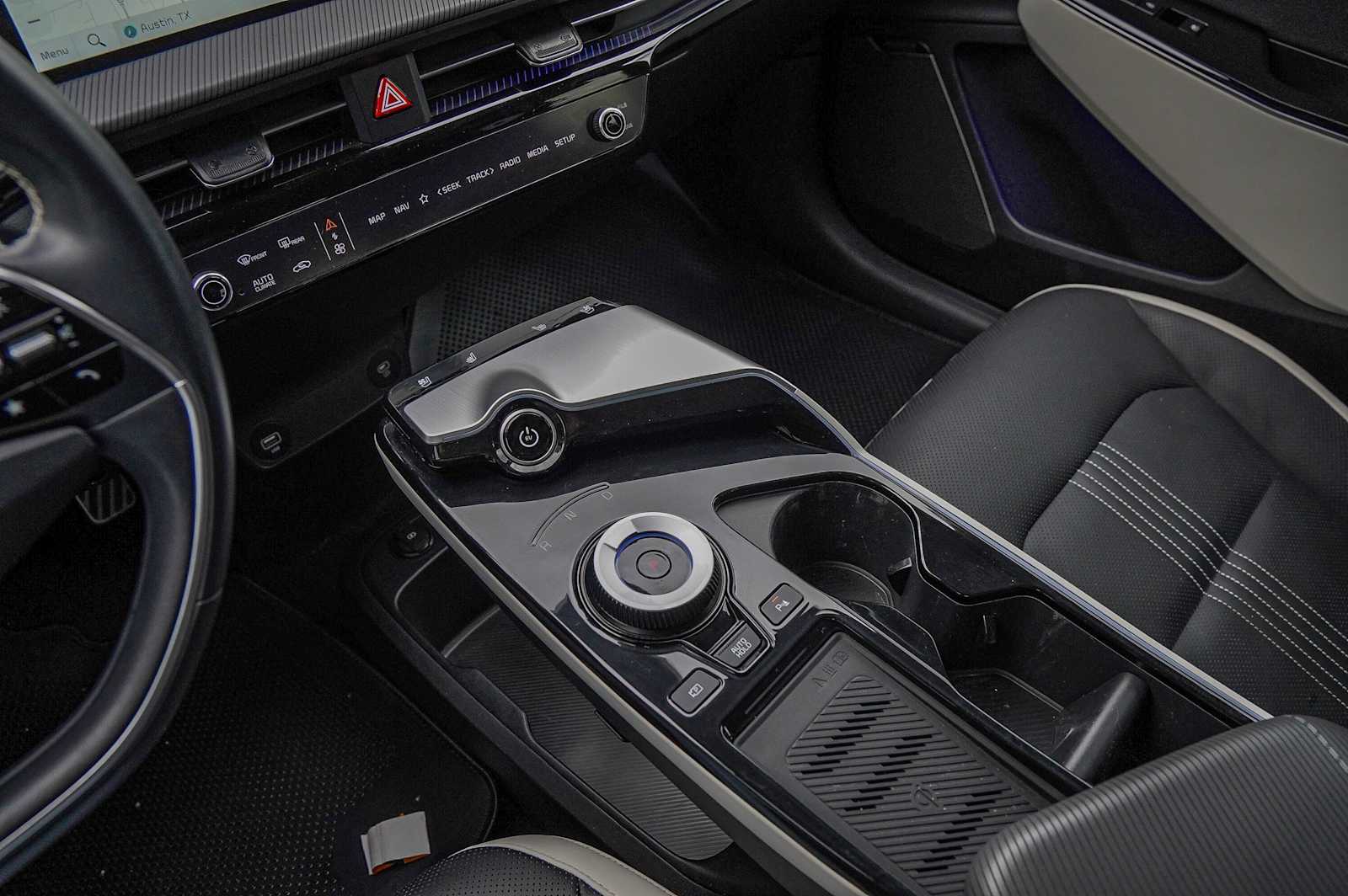 Thumbnail: 2022 Kia EV6 - 18