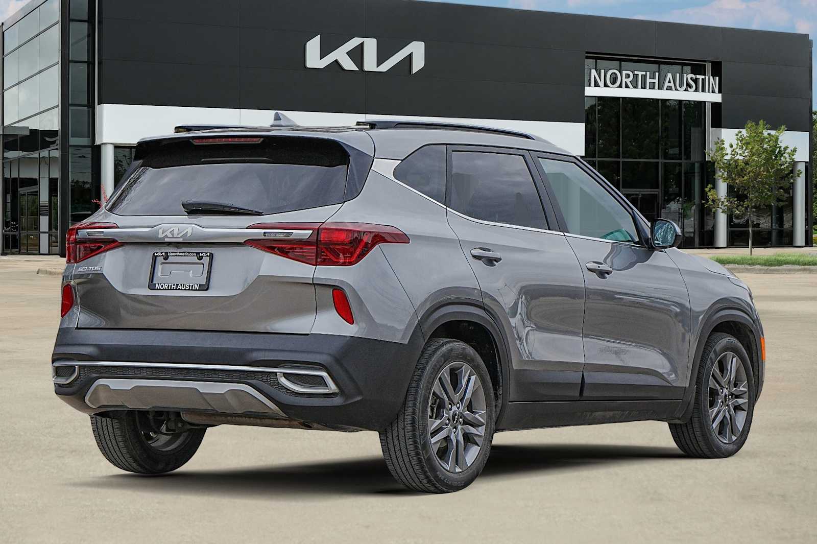 Thumbnail: 2023 Kia Seltos - 6