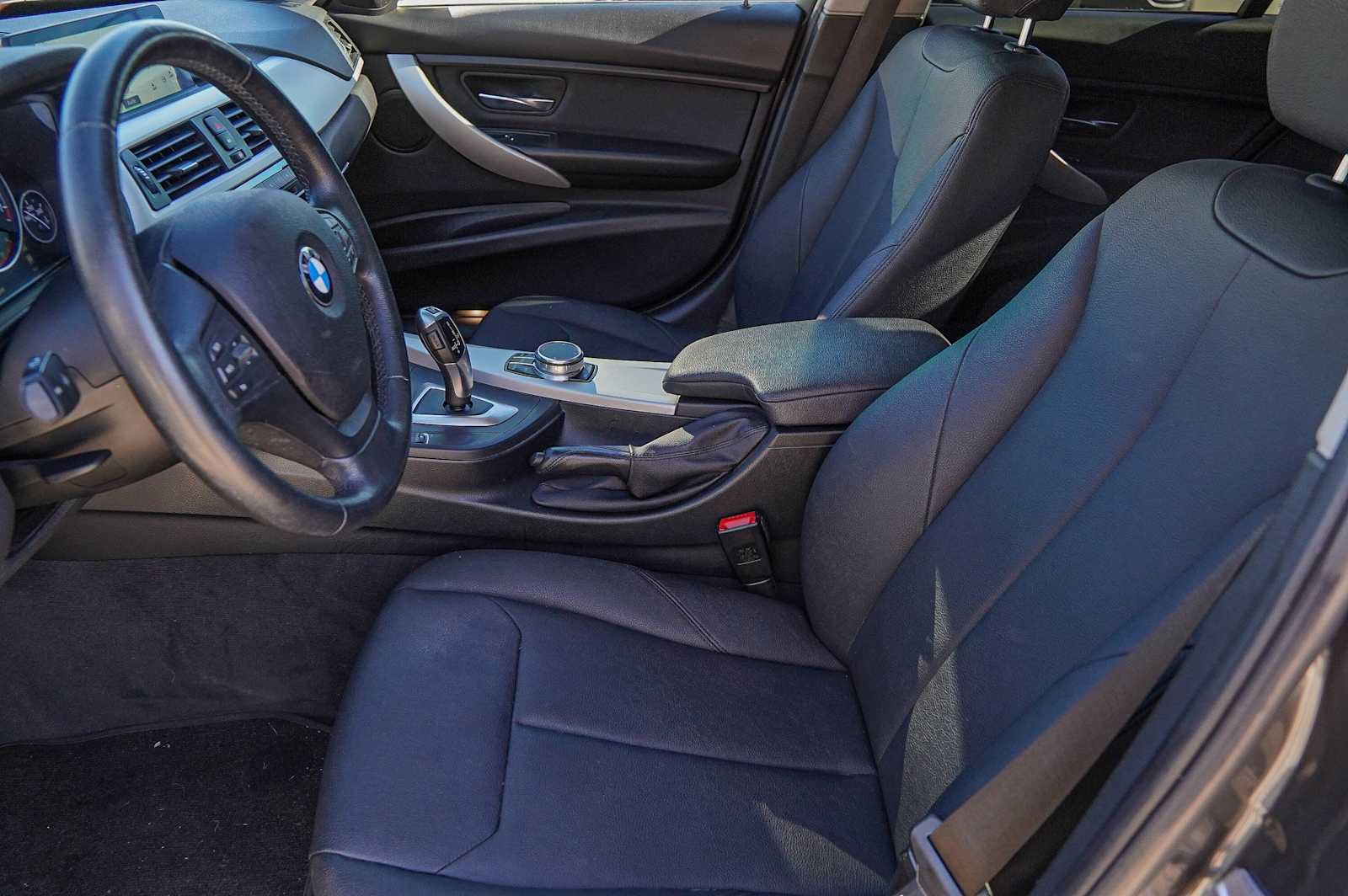 Thumbnail: 2018 BMW 3 Series - 10