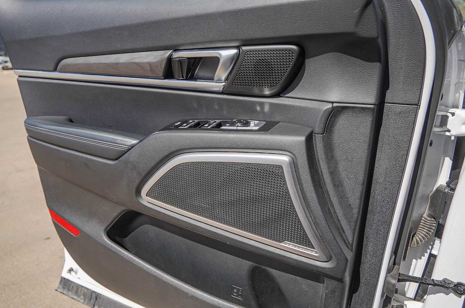 Thumbnail: 2024 Kia Telluride - 24