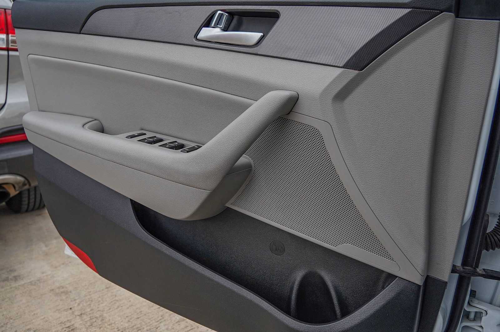 Thumbnail: 2015 Hyundai Sonata - 21