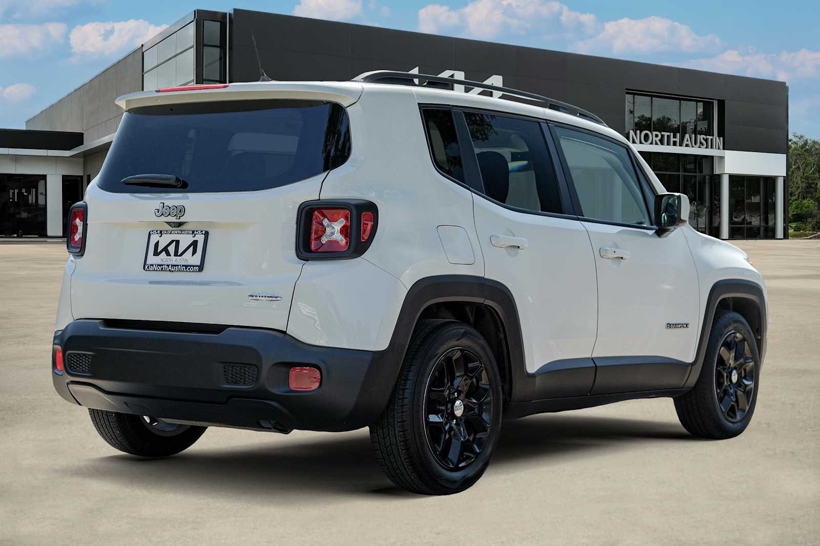 Thumbnail: 2016 Jeep Renegade - 7