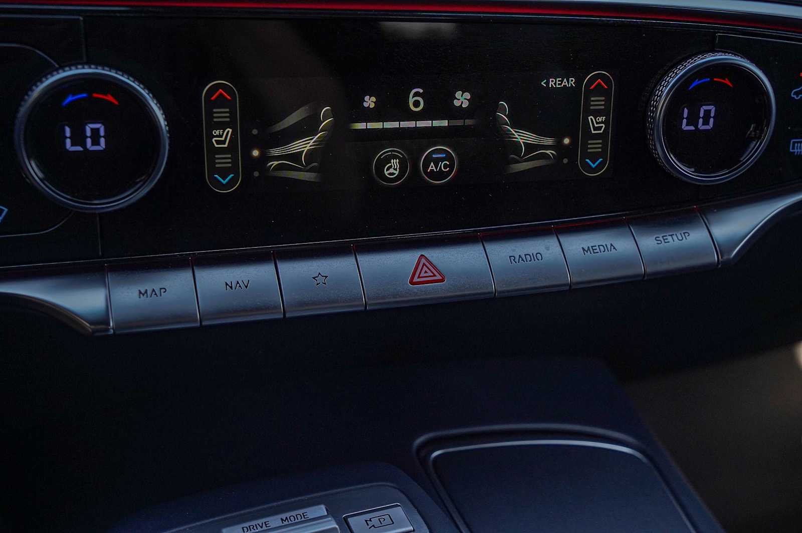 Thumbnail: 2023 Genesis GV70 - 21