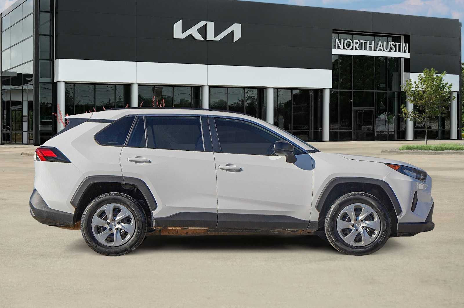 Thumbnail: 2021 Toyota RAV4 - 7