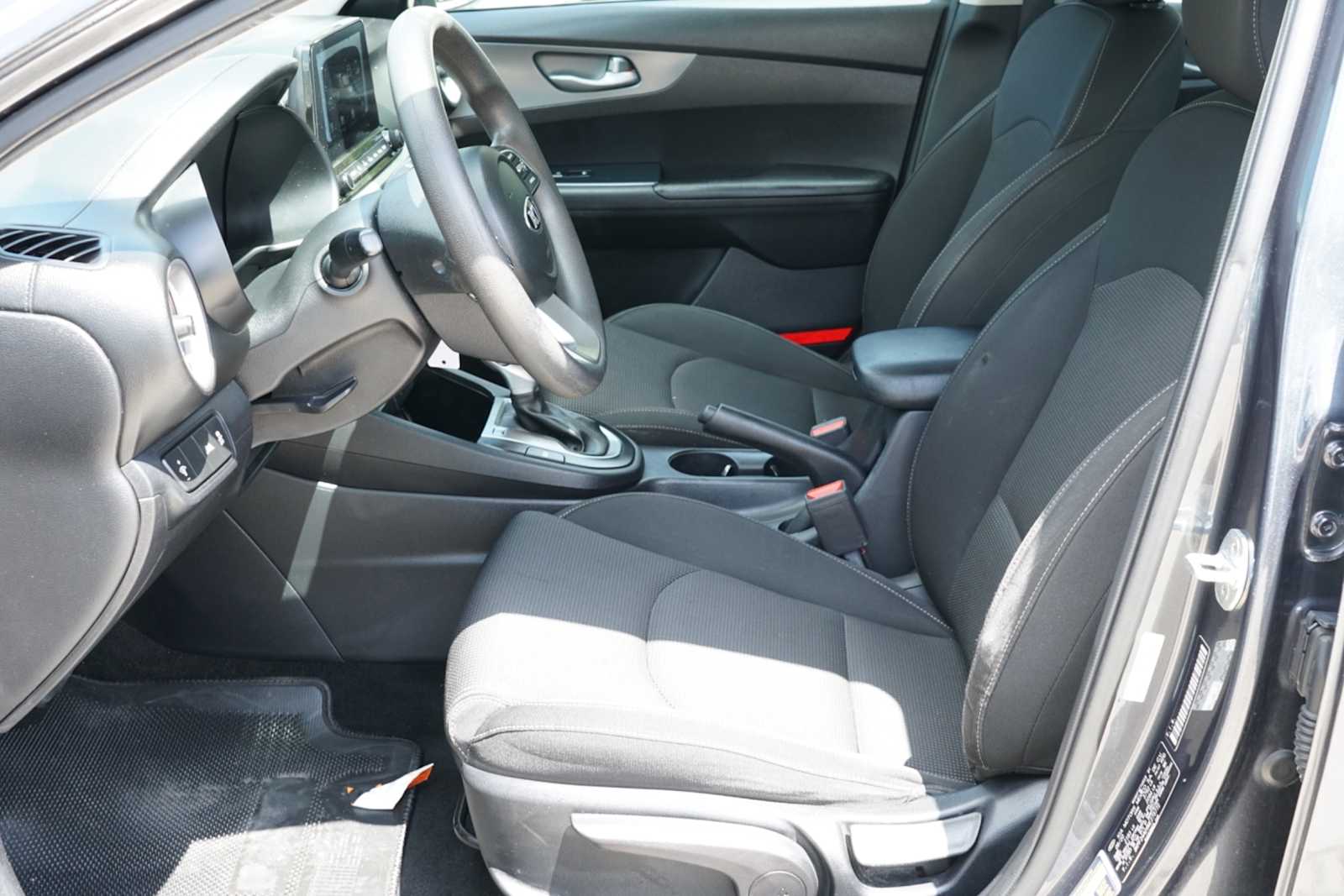 Thumbnail: 2021 Kia Forte - 7