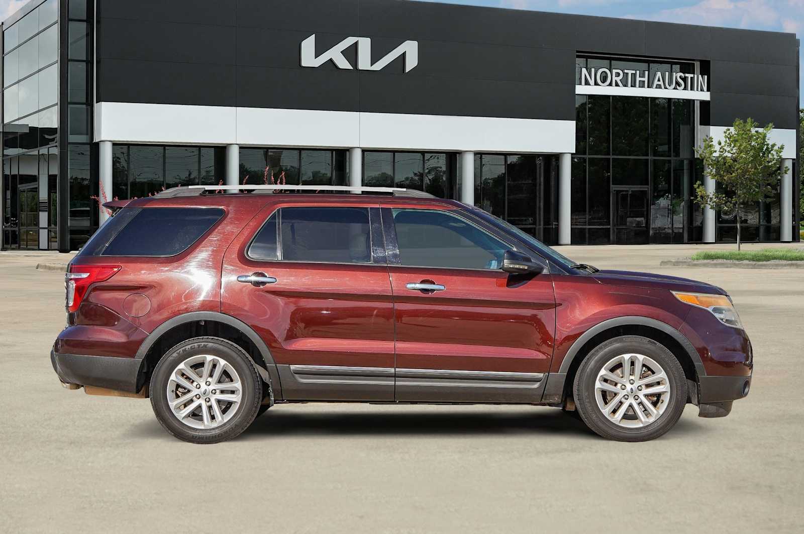 Thumbnail: 2012 Ford Explorer - 7