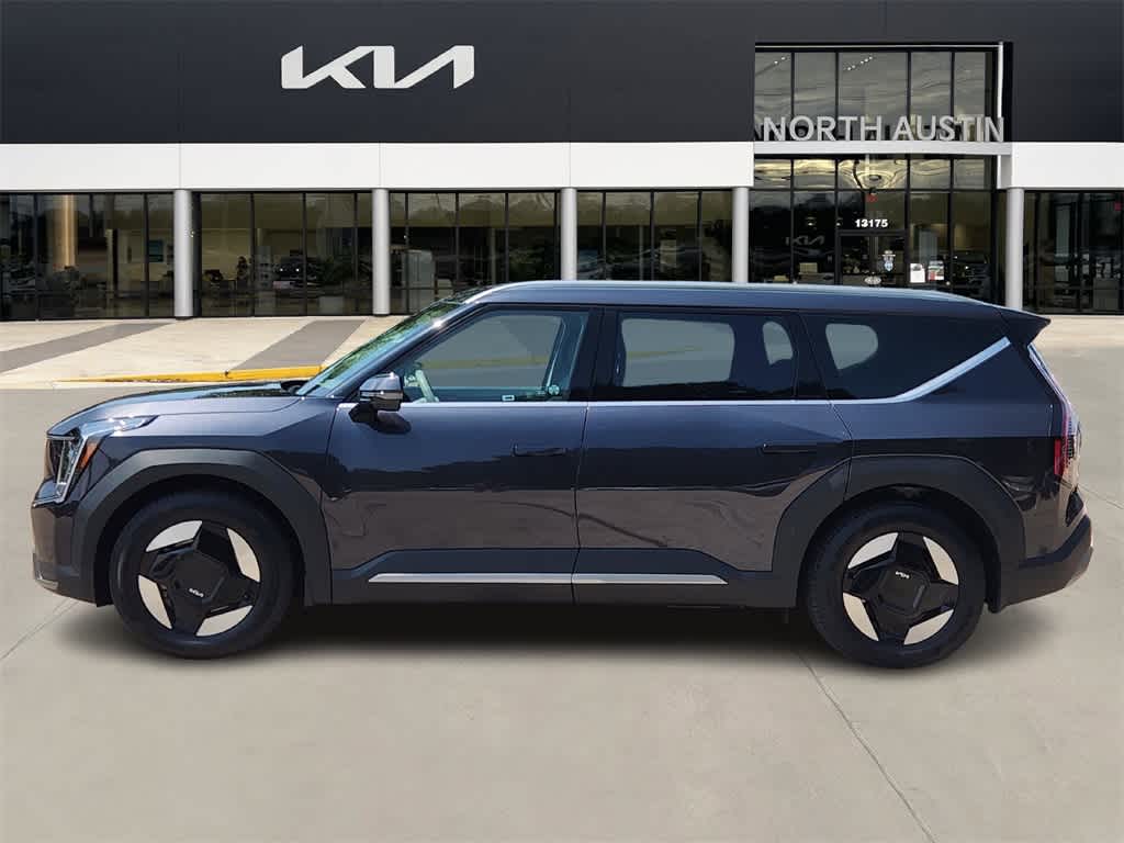 Thumbnail: 2025 Kia EV9 - 4