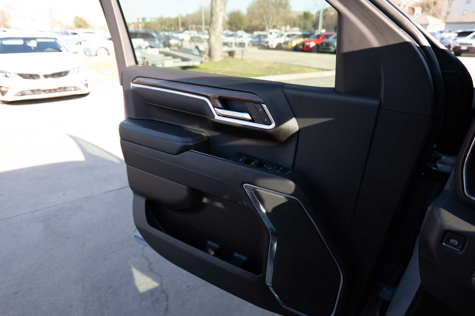 Thumbnail: 2025 Chevrolet Silverado 1500 - 20