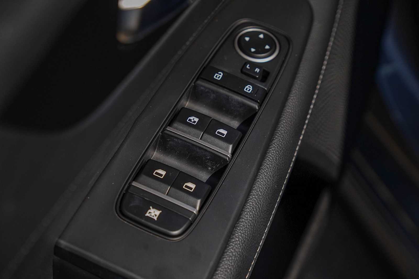 Thumbnail: 2023 Kia Forte - 25