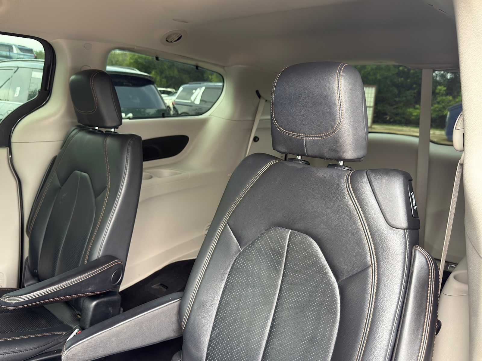 Thumbnail: 2018 Chrysler Pacifica - 28