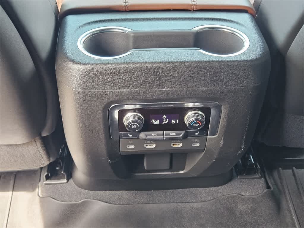 Thumbnail: 2023 GMC Yukon XL - 29