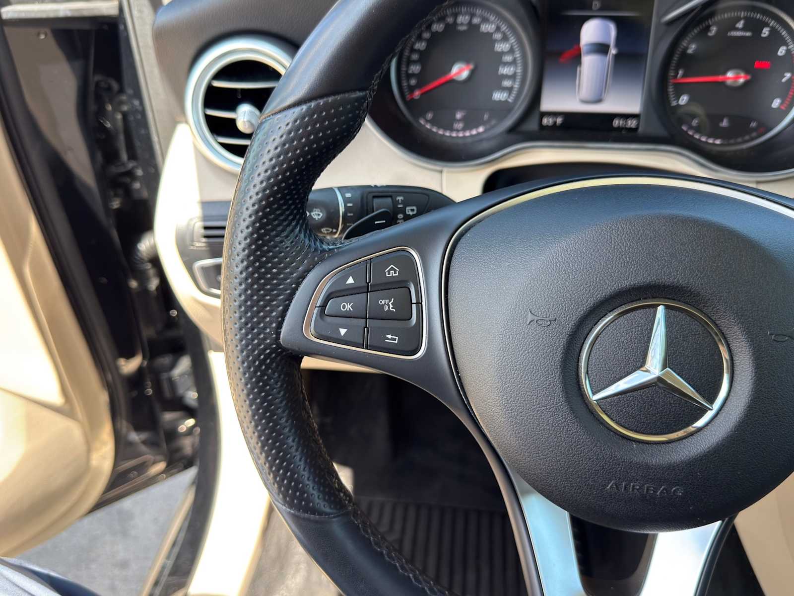 Thumbnail: 2018 Mercedes-Benz GLC - 20