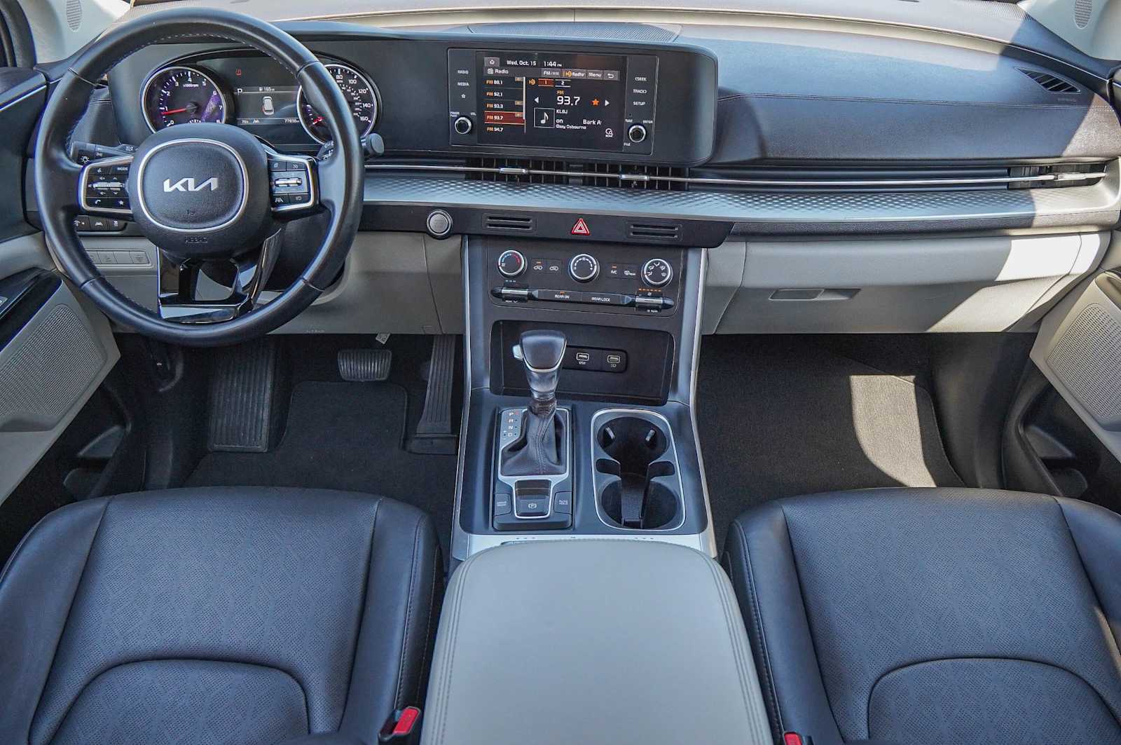 Thumbnail: 2022 Kia Carnival - 27