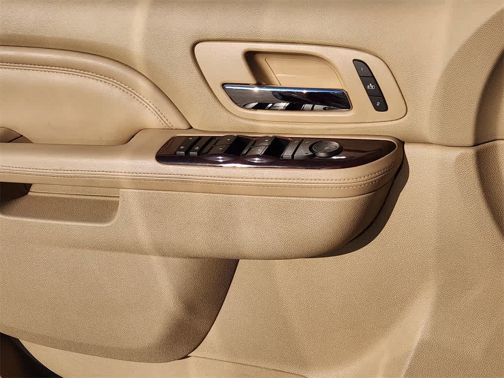 Thumbnail: 2014 Cadillac Escalade - 20