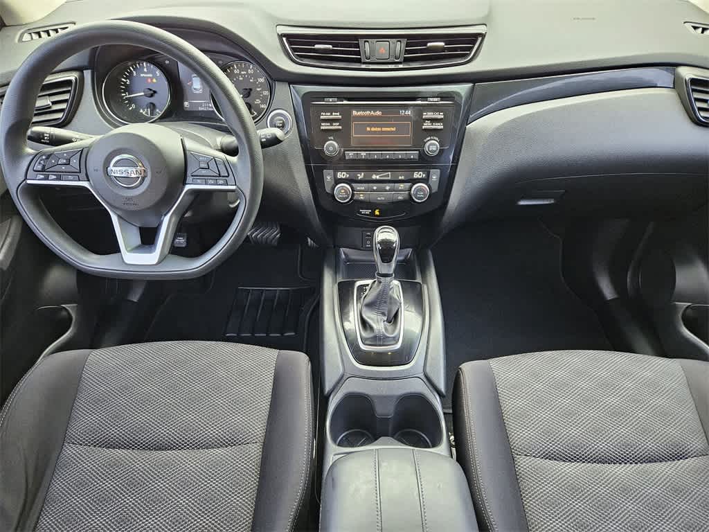 Thumbnail: 2017 Nissan Rogue Sport - 24