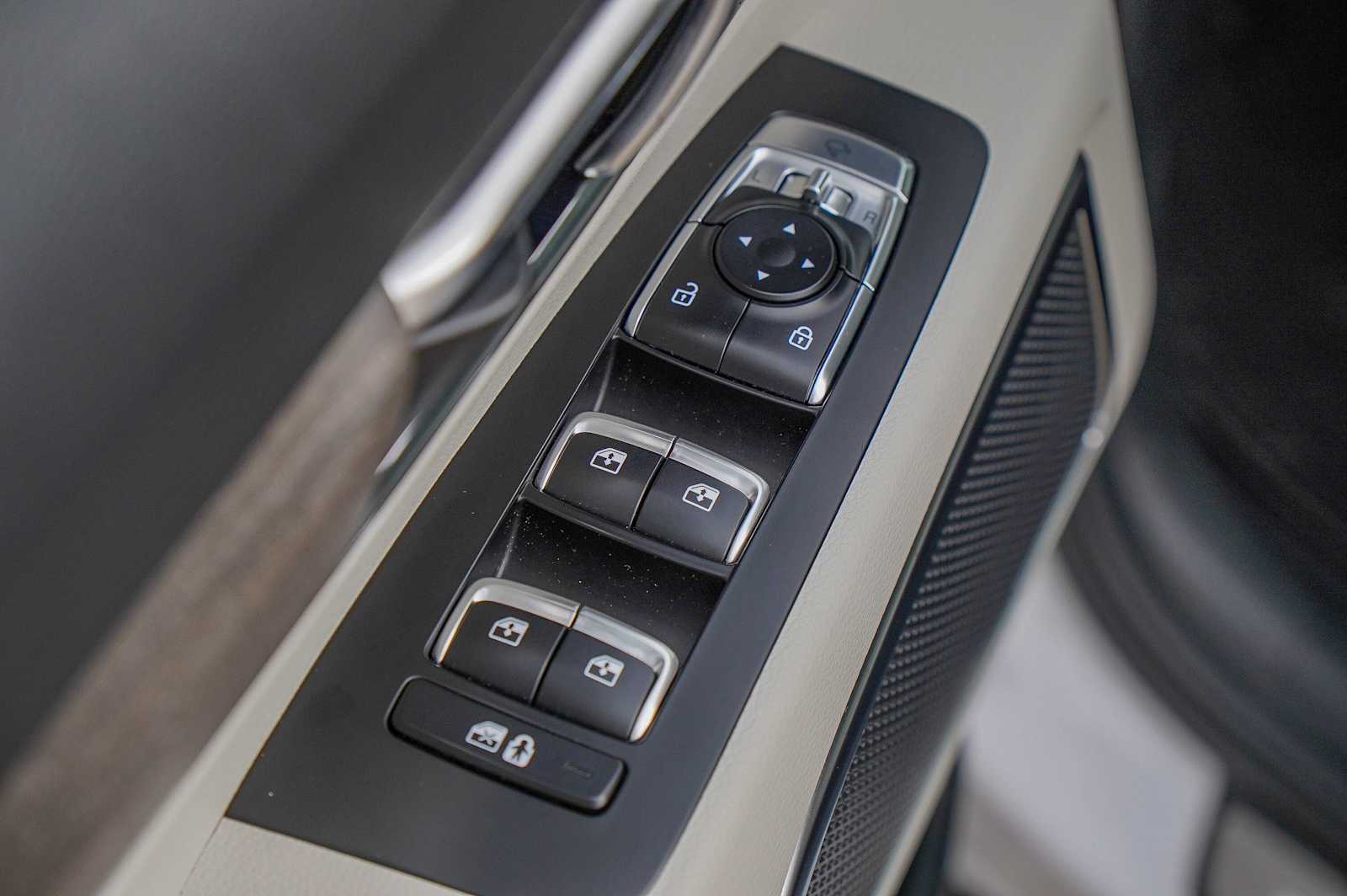 Thumbnail: 2022 Kia Telluride - 25