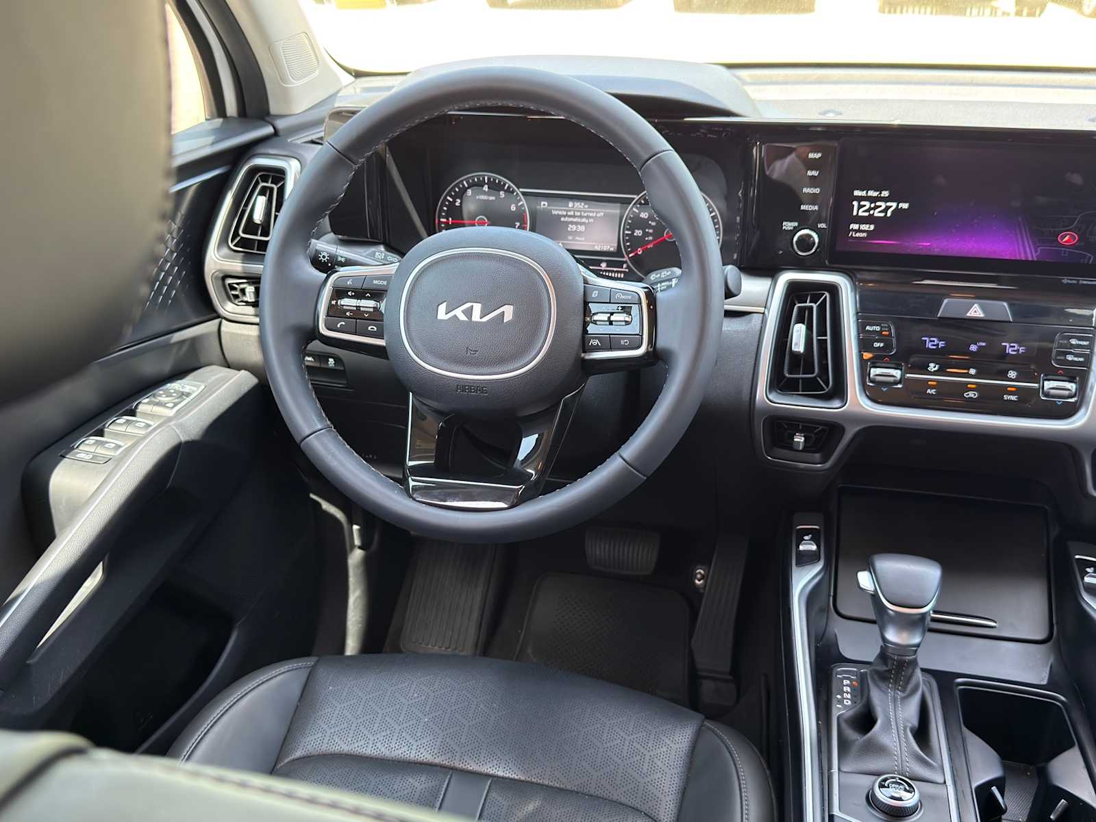 Thumbnail: 2023 Kia Sorento - 23