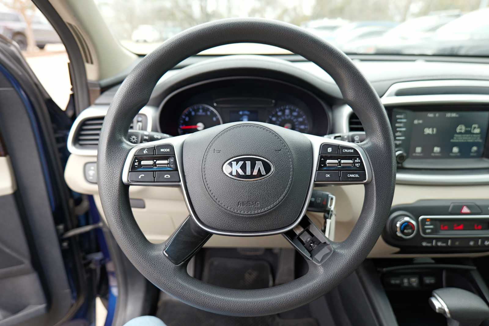 Thumbnail: 2019 Kia Sorento - 12