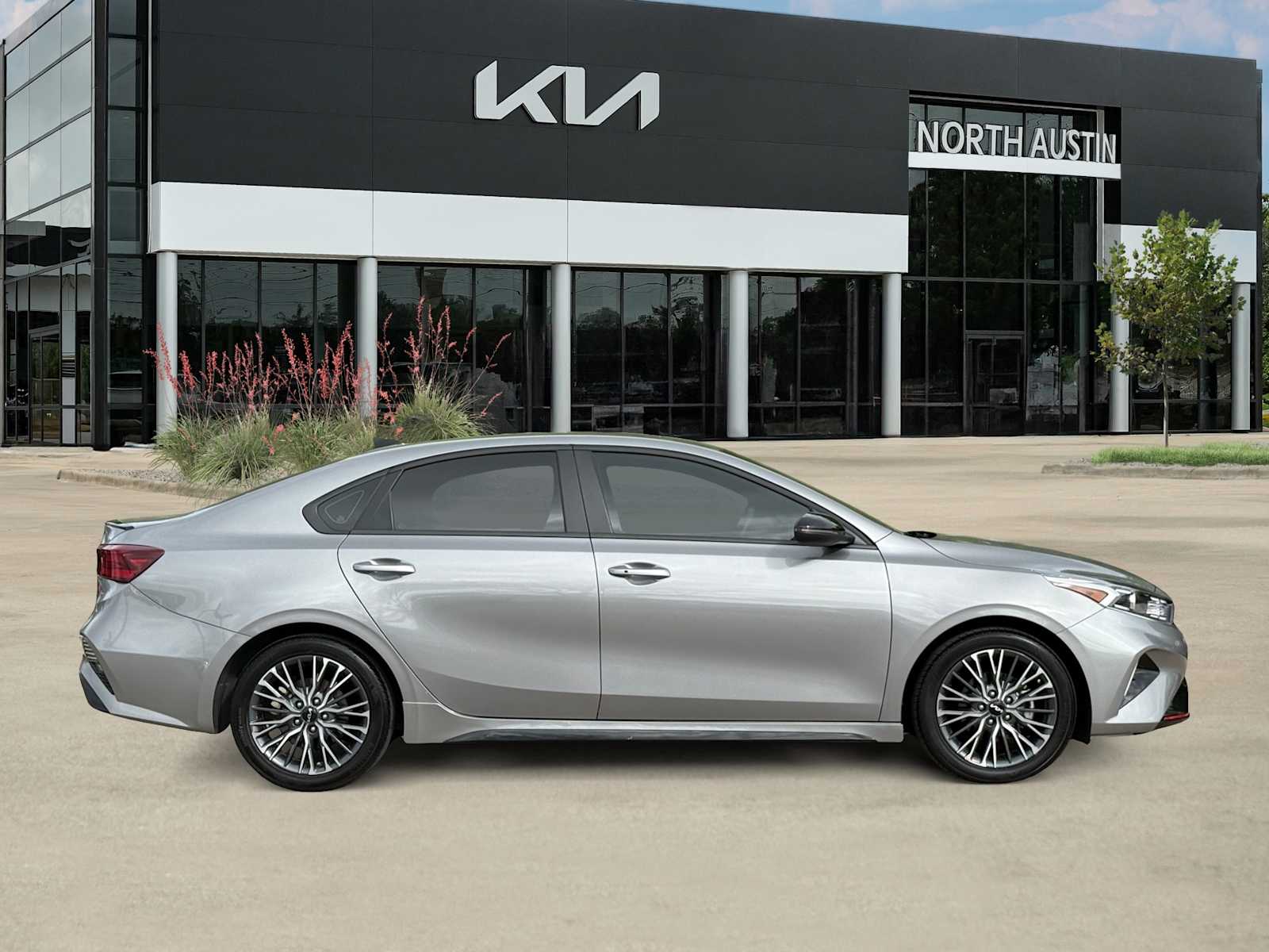 Thumbnail: 2024 Kia Forte - 8