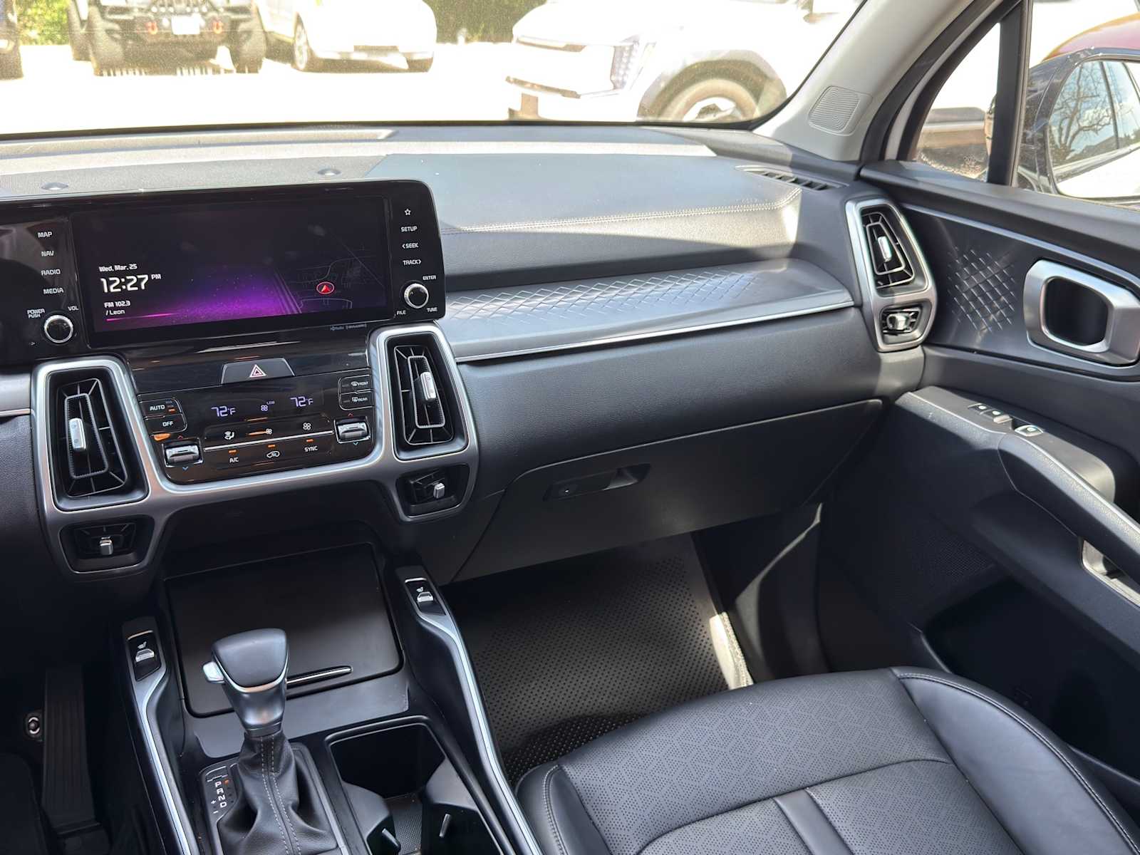 Thumbnail: 2023 Kia Sorento - 26