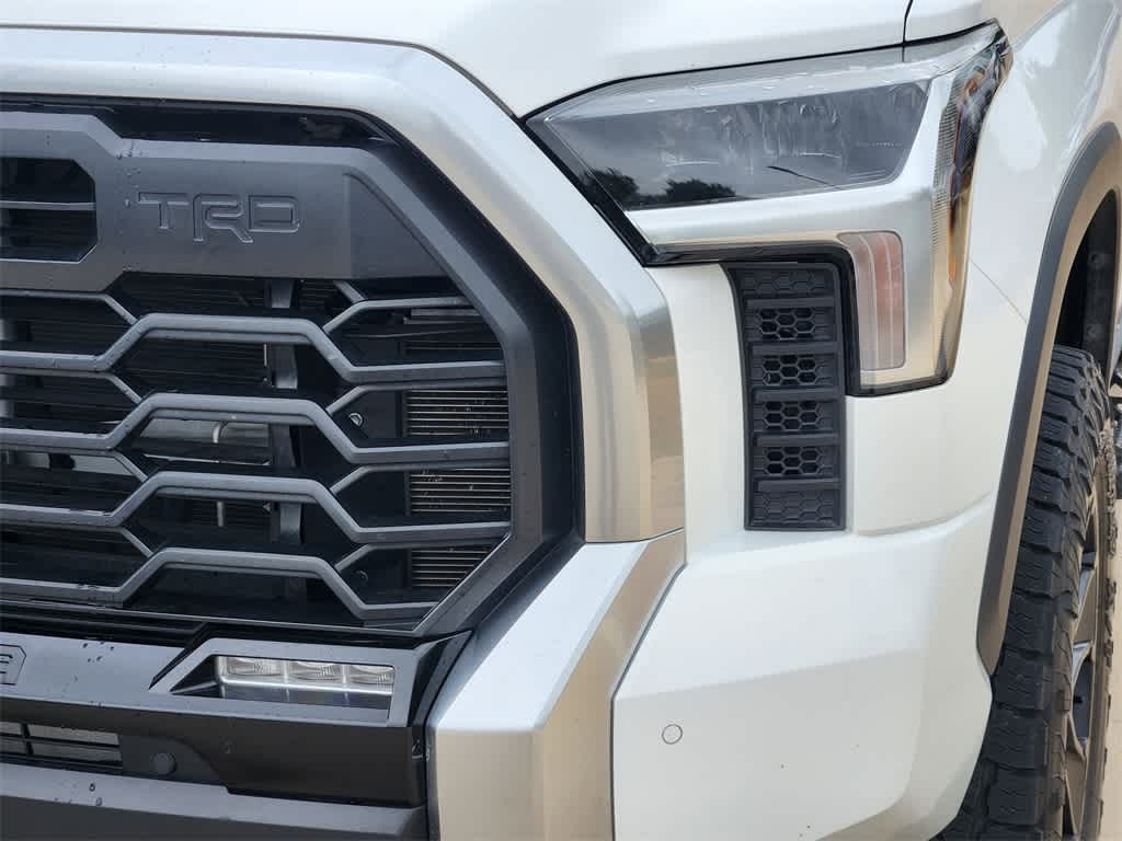 Thumbnail: 2022 Toyota Tundra - 7