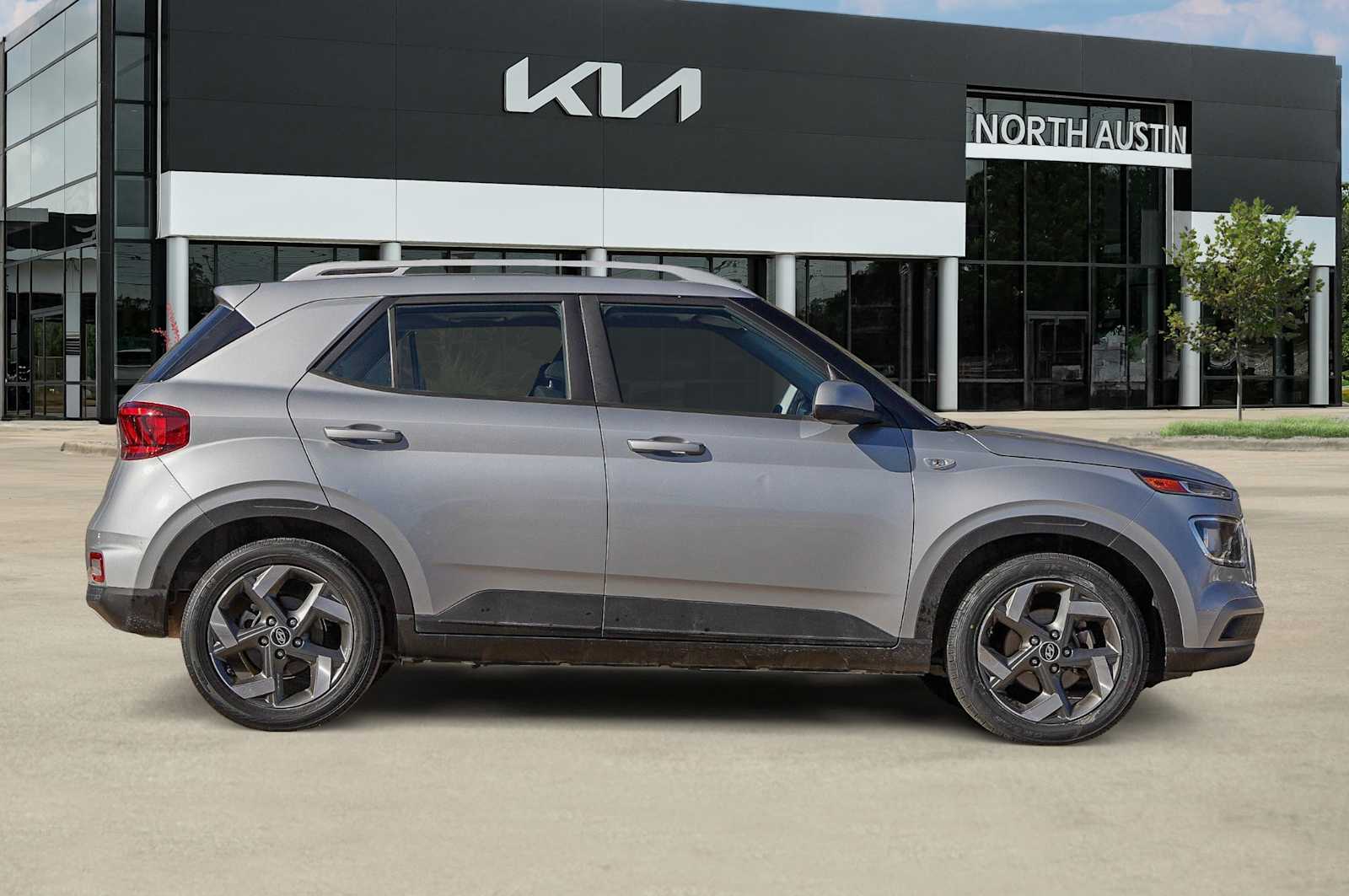 Thumbnail: 2022 Hyundai Venue - 7