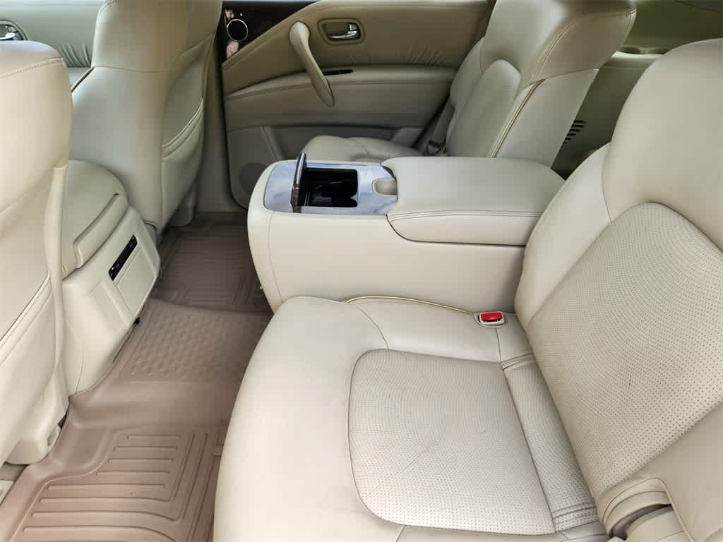 2015 INFINITI QX80  31
