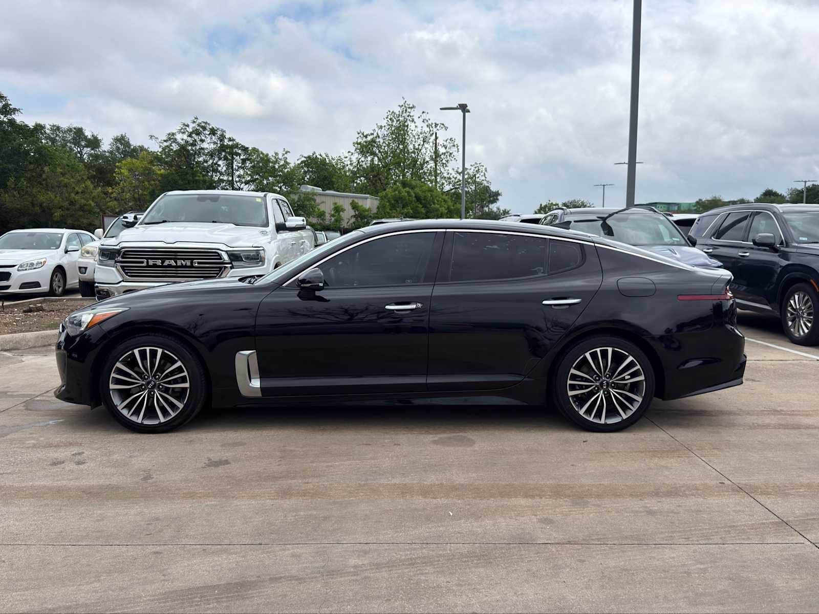 Thumbnail: 2019 Kia Stinger - 4