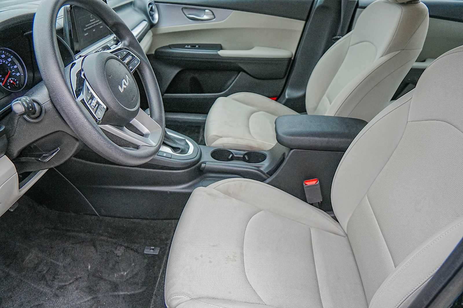 Thumbnail: 2023 Kia Forte - 10