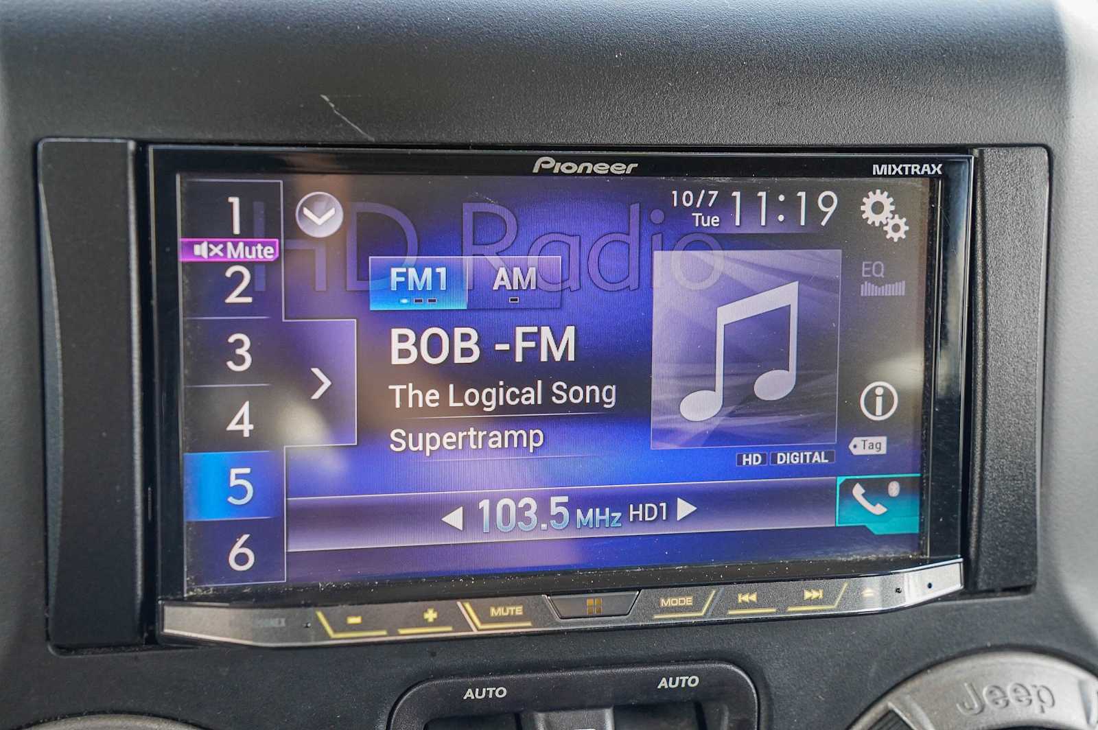 Thumbnail: 2016 Jeep Wrangler - 17