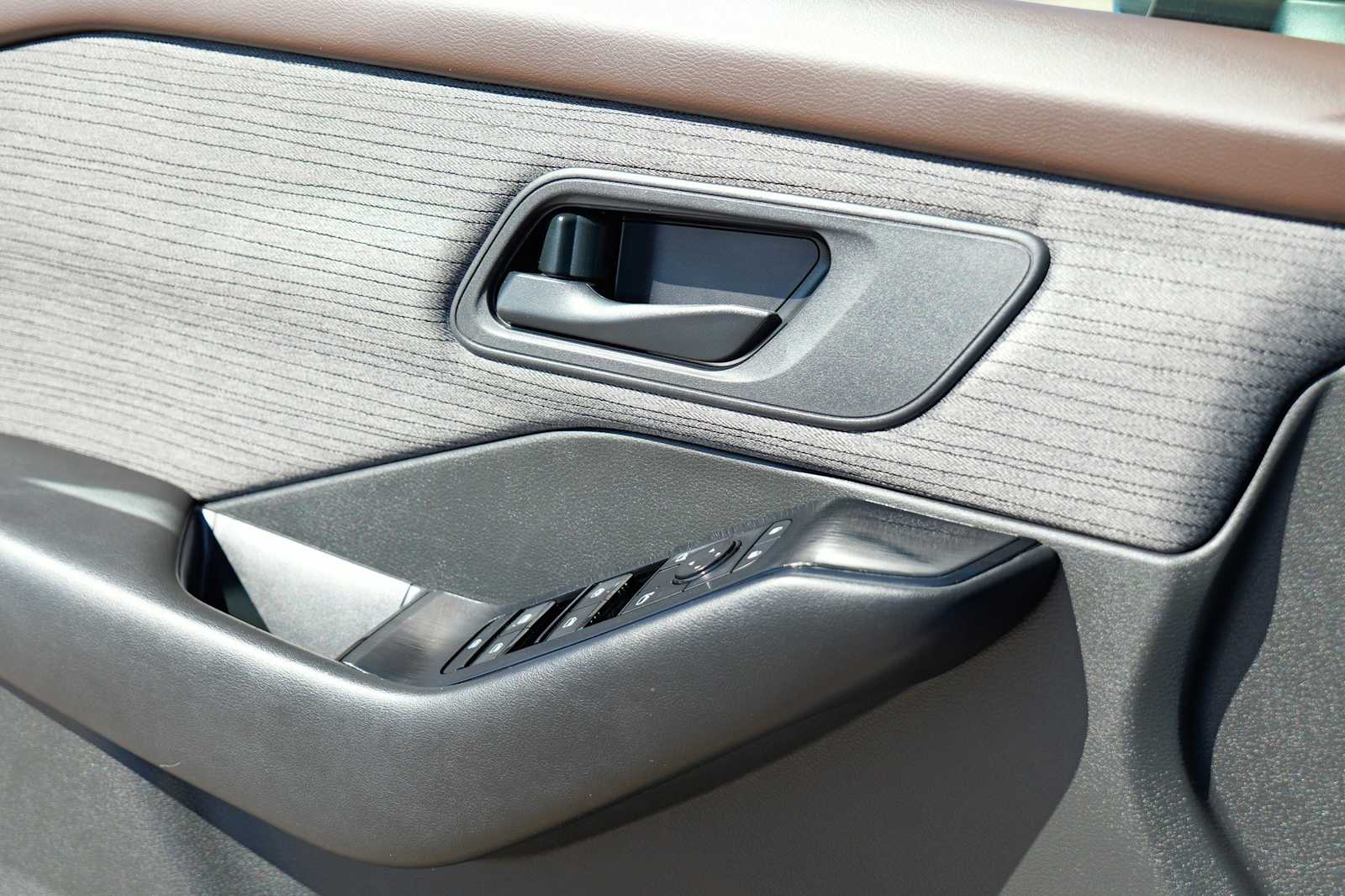 Thumbnail: 2023 Nissan Rogue - 20