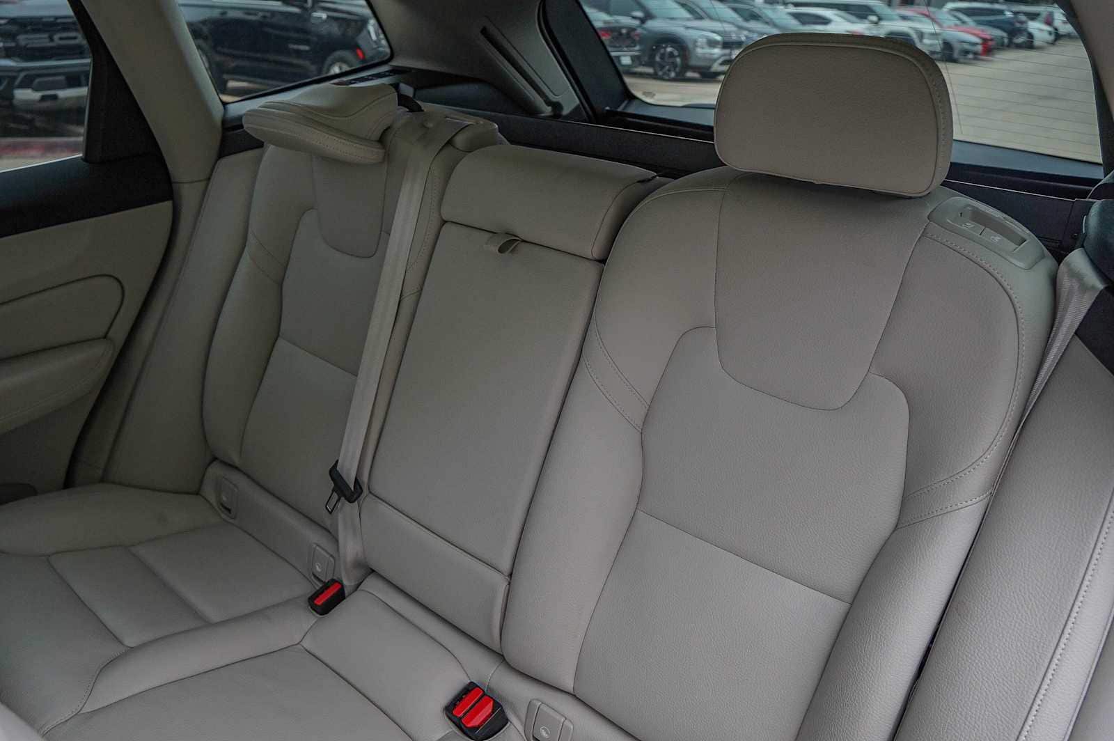 Thumbnail: 2023 Volvo XC60 - 28