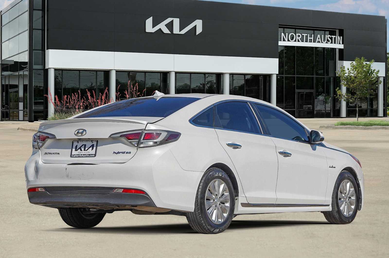 Thumbnail: 2017 Hyundai Sonata - 10