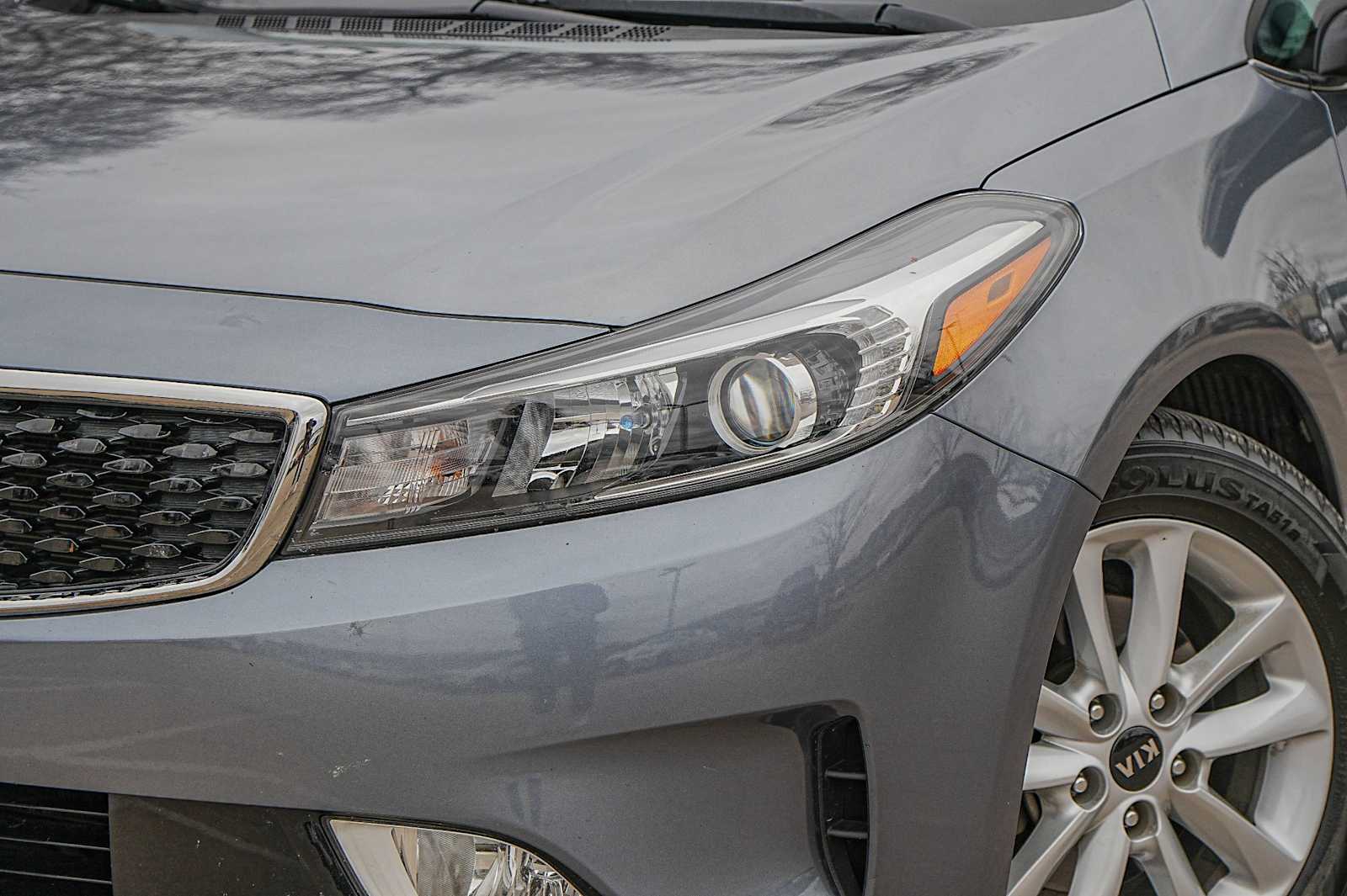 Thumbnail: 2017 Kia Forte - 3