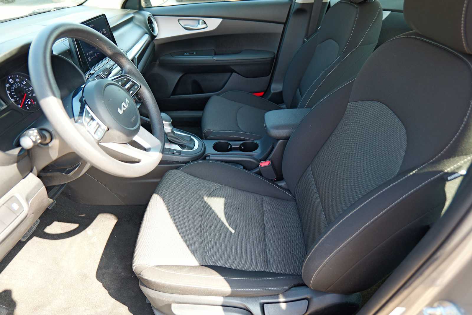 Thumbnail: 2024 Kia Forte - 10