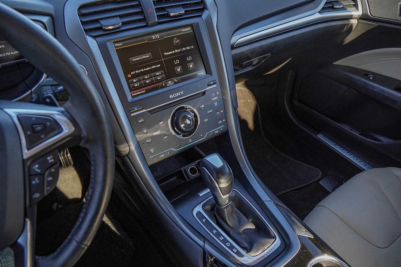 Thumbnail: 2014 Ford Fusion - 17