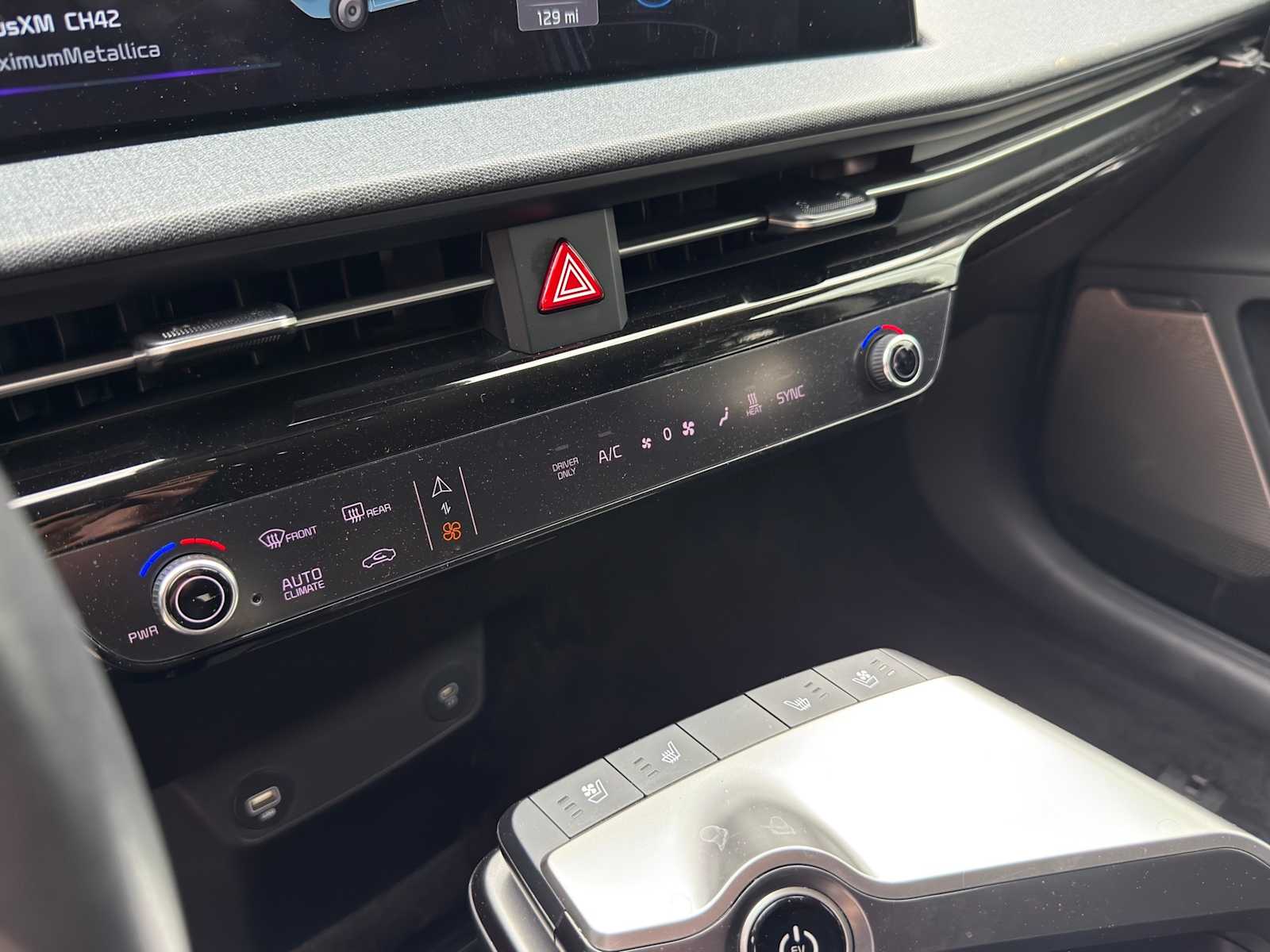 Thumbnail: 2023 Kia EV6 - 15