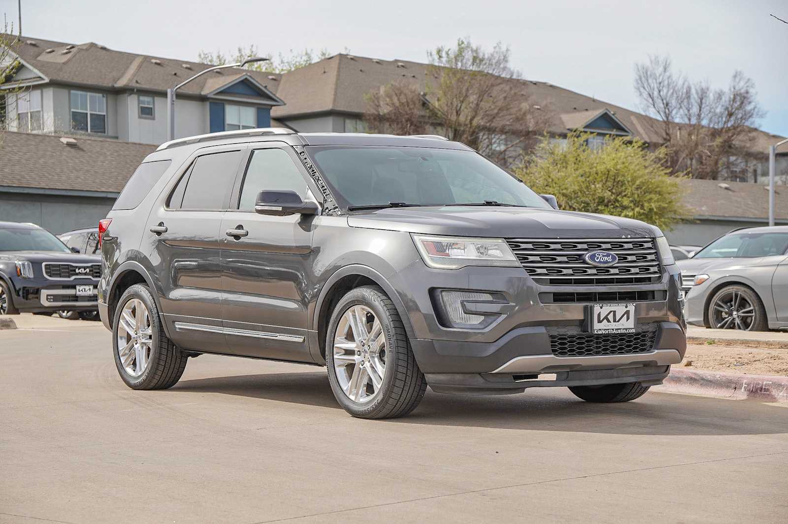 Thumbnail: 2017 Ford Explorer - 8