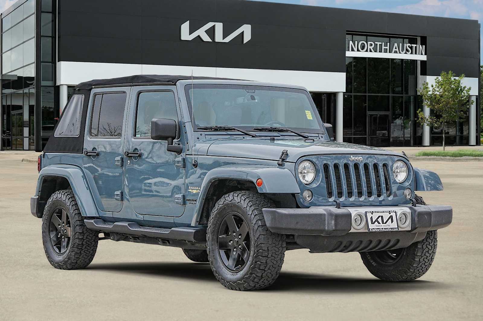 Thumbnail: 2015 Jeep Wrangler - 8