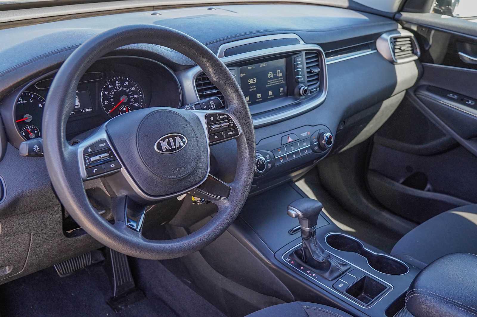 Thumbnail: 2019 Kia Sorento - 9