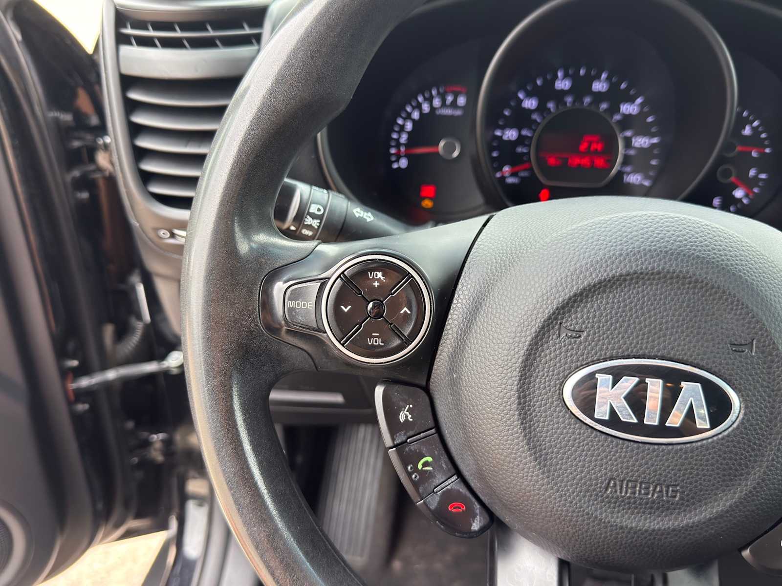Thumbnail: 2016 Kia Soul - 16